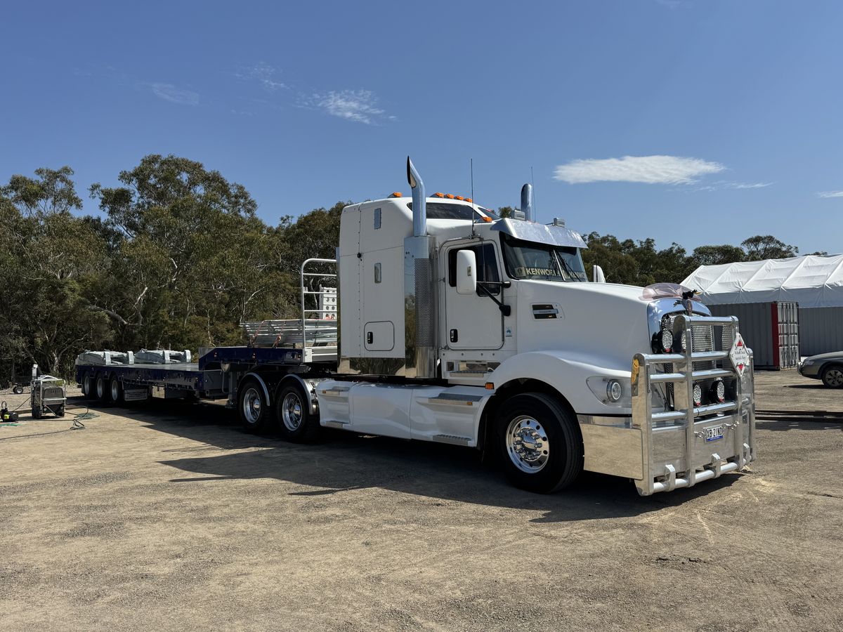 Kenworth with drop deck